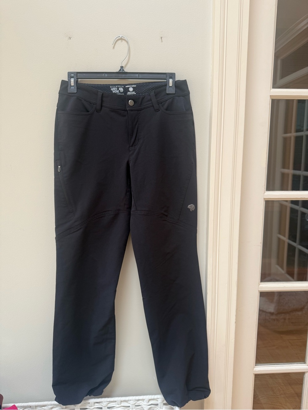 NWOT Mountain Hardwear Convertible Pants Womens Size 2 Black Hiking Travel Nylon